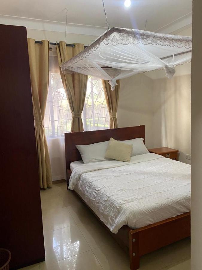 Golden Cherries Guest House Jinja Exterior photo